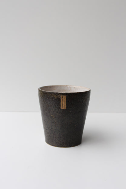 Tapered Mug | Matte Black/ White