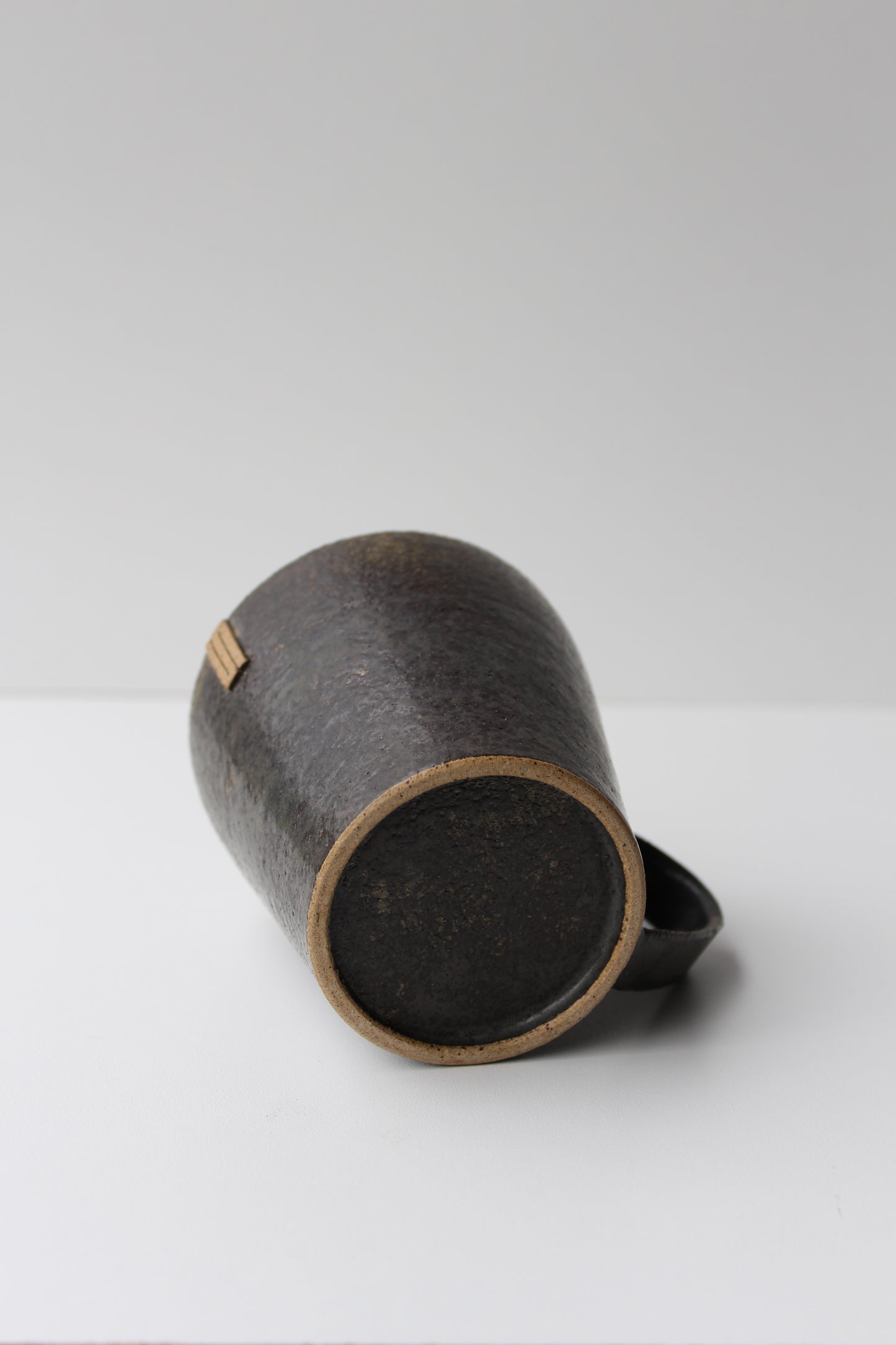 Tapered Mug | Matte Black/ White