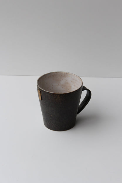 Tapered Mug | Matte Black/ White
