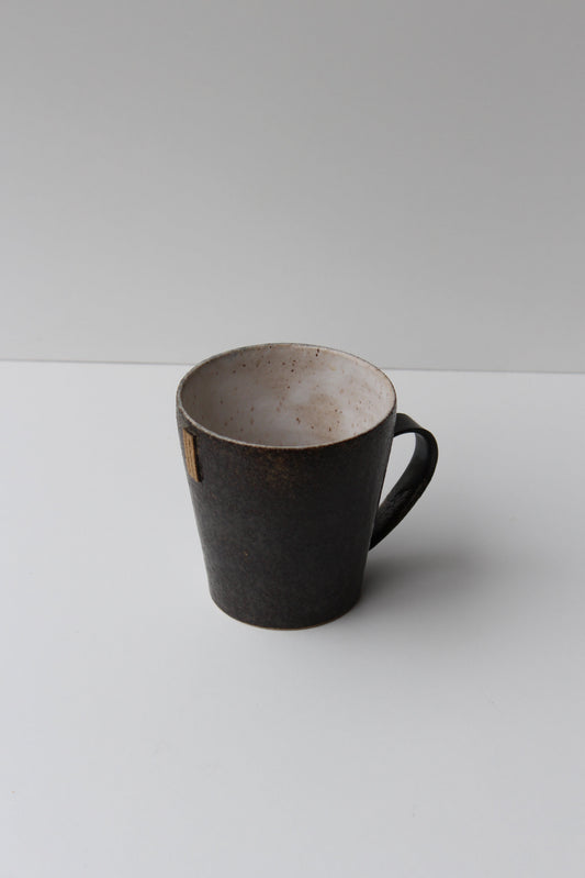 Tapered Mug | Matte Black/ White